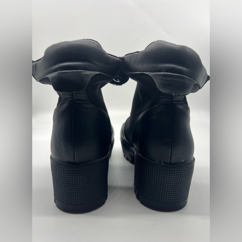 Black unisex size 4 combat boots leather, vinyl and suede - Picture 4 of 13